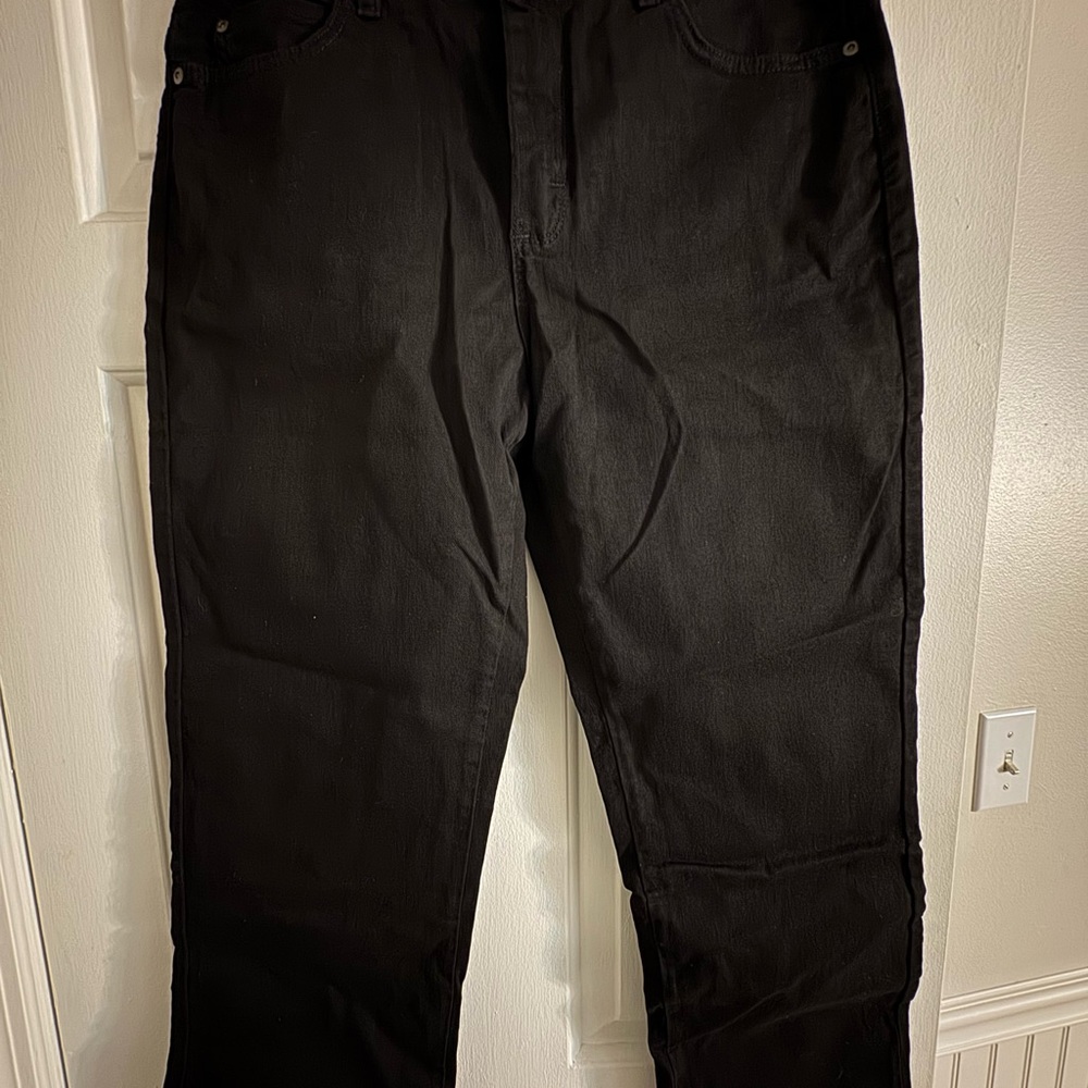 Lee Women’s Black Relaxed Straight Leg Jeans